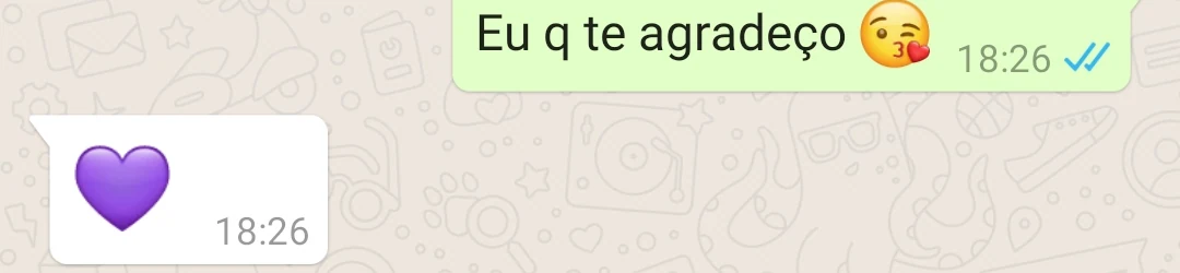 Mensagem de cliente sobre experiência com consulta de tarot amoroso